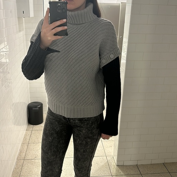 Equipment sweater size Small button details to be short sleeve sweater - Picture 2 of 7